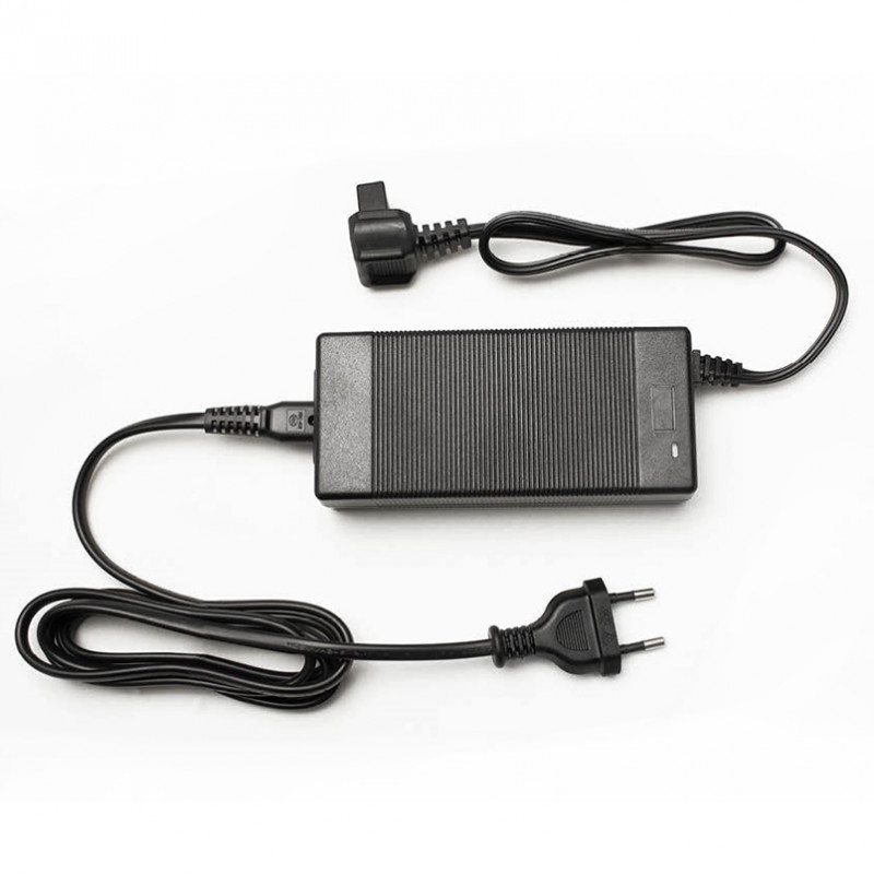 Портативный холодильник 15л BREVIA автохолодильник компрессорный пластиковый 12/24В 220В (22100)