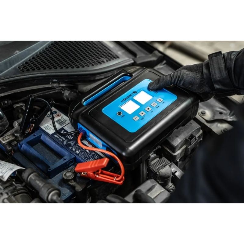 Пусковий пристрій Hogert 12В 400-800A з вбудованим компресором (HT8G624)