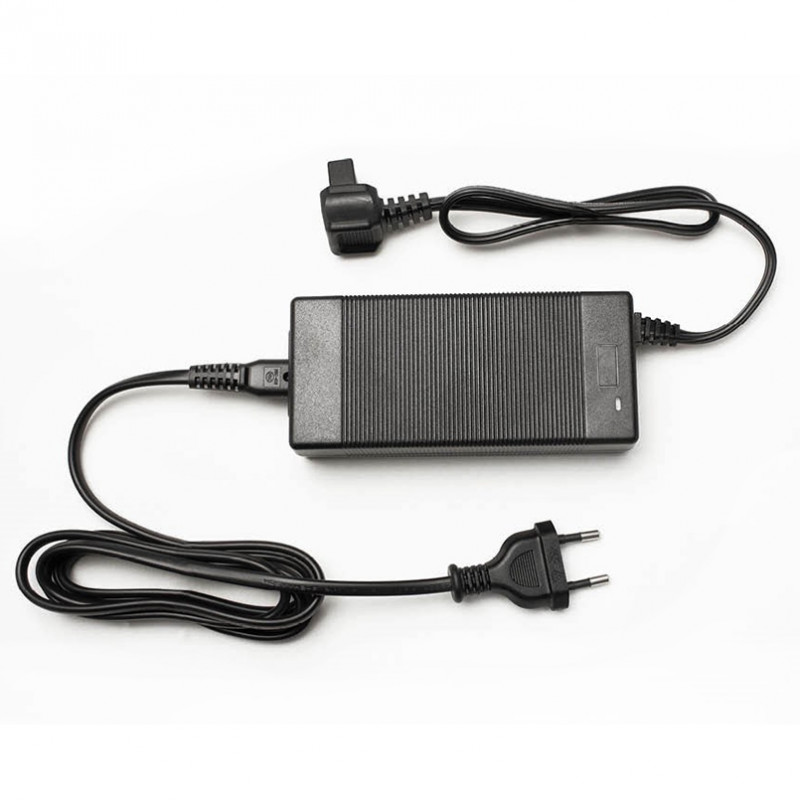 Автохолодильник компрессорный 30л BREVIA холодильник на колесах пластиковый 12/24В 220В (22720)