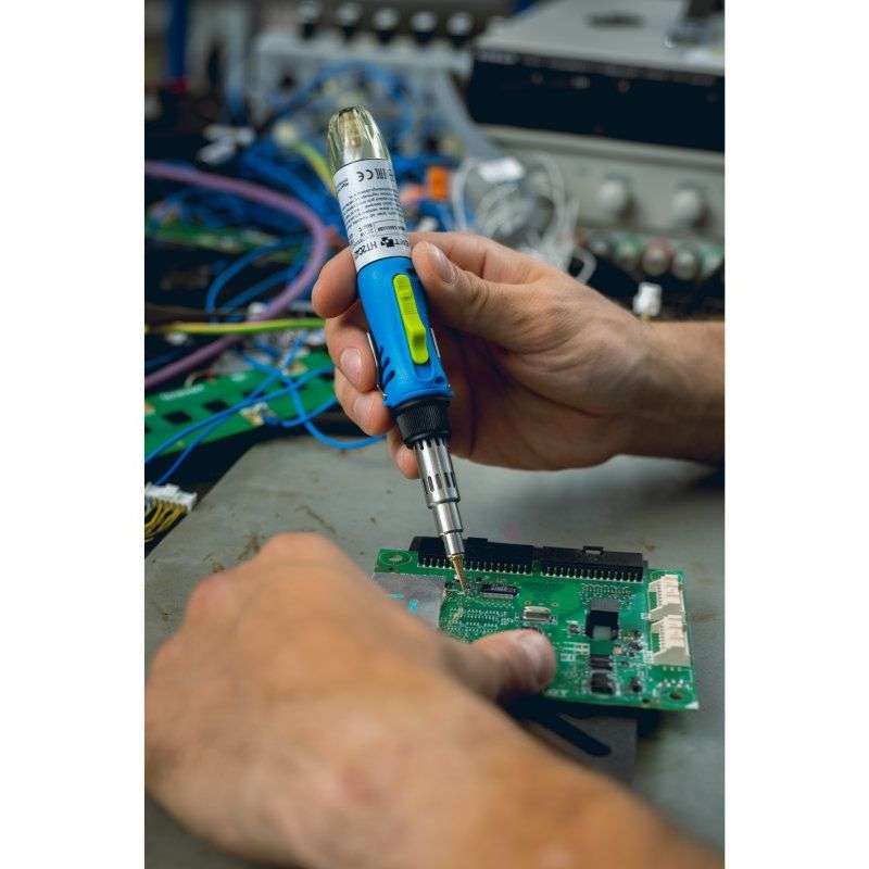 Газовый паяльник 3в1 220W 400°C Hogert 50Гц 220В со съемным жалом (HT2C401)
